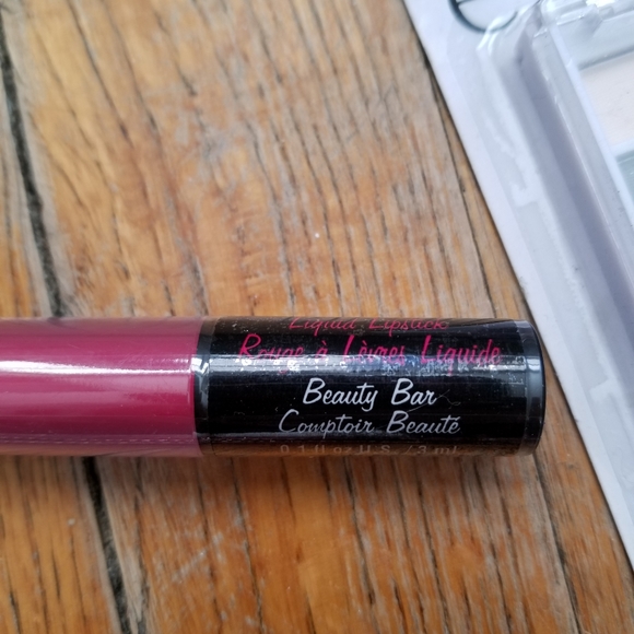 🎁3/$20 Make-up bundle - Picture 5 of 6